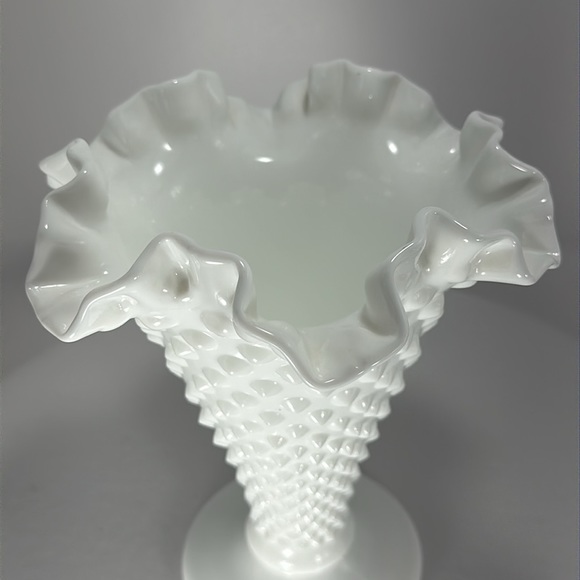 Vintage Milk Glass Hobnail Vase - Picture 14 of 17